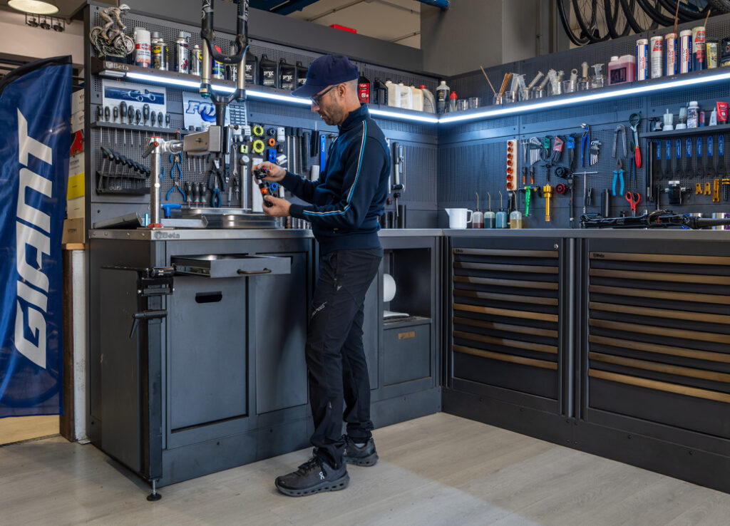 3dbeta-Technobike-Giant-01